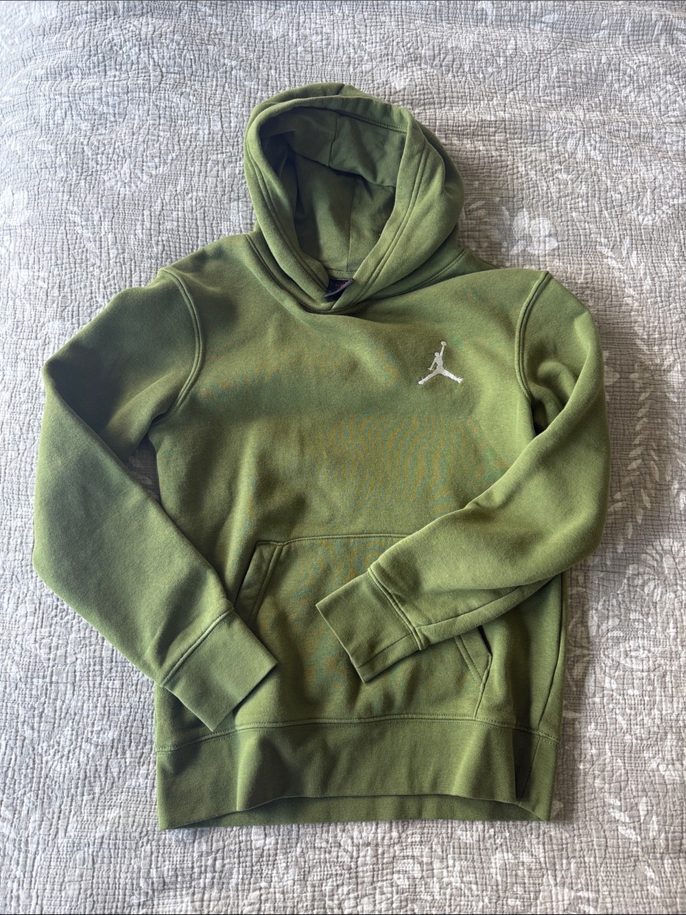Jordan Sweatshirt Green Youth size medium (10/12)